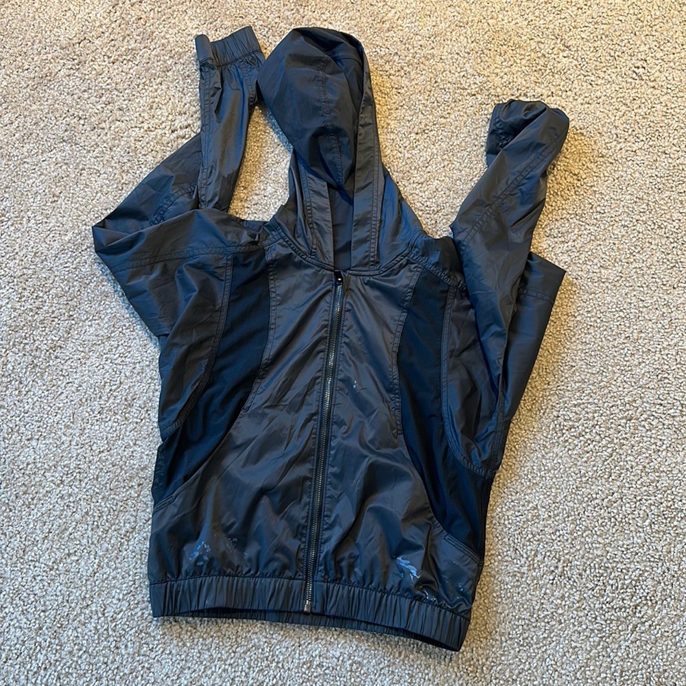 Lightweight lululemon rain jacket